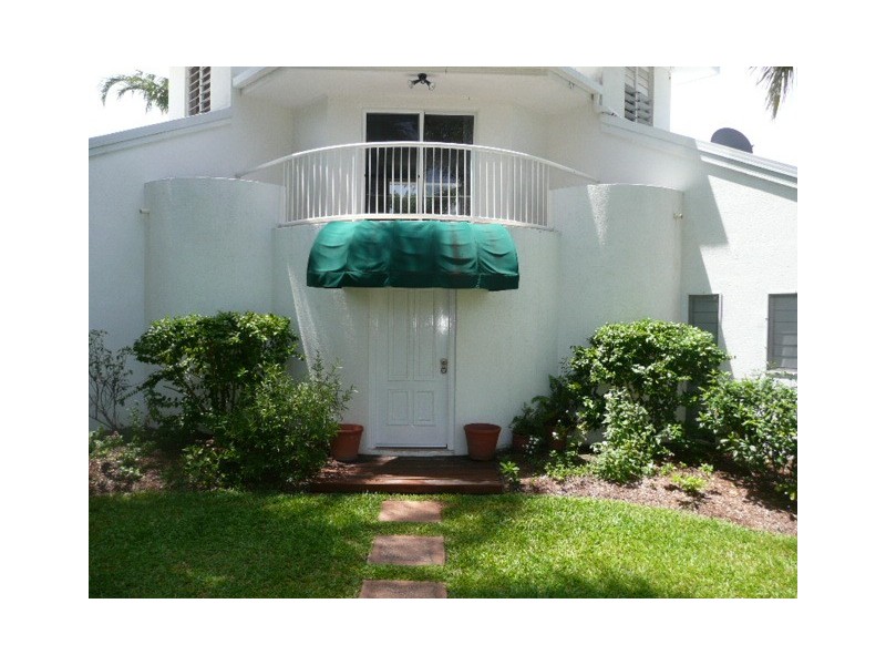 21 Thais St, Palm Cove QLD 4879