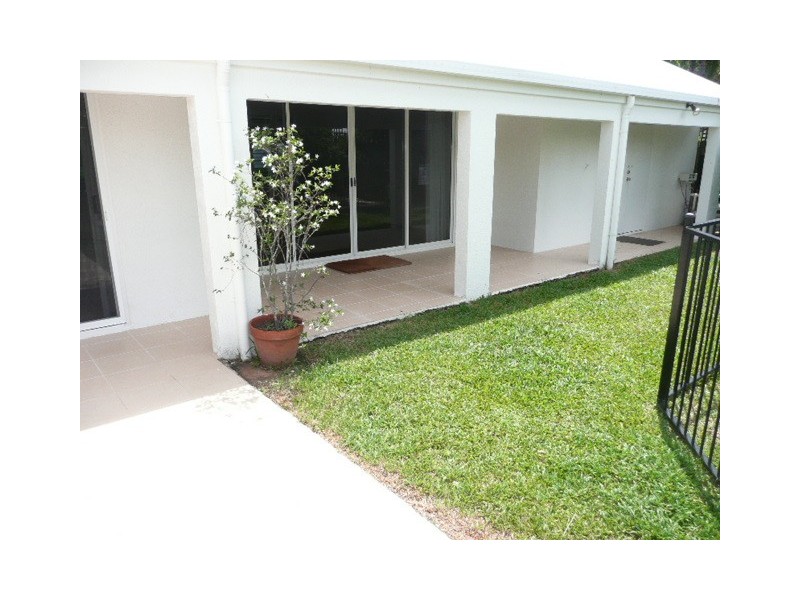 21 Thais St, Palm Cove QLD 4879