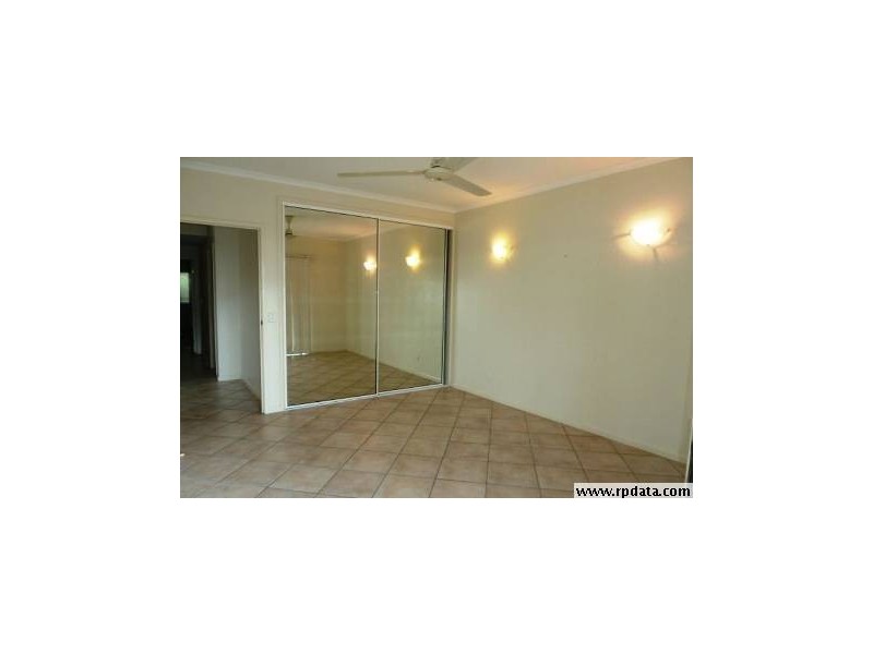 19/75 Cedar Rd, Palm Cove QLD 4879