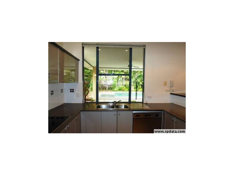 19/75 Cedar Rd, Palm Cove QLD 4879