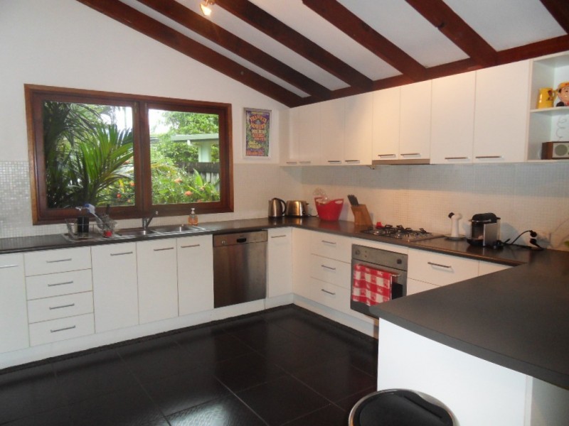 32 Strombus Avenue, Trinity Beach QLD 4879