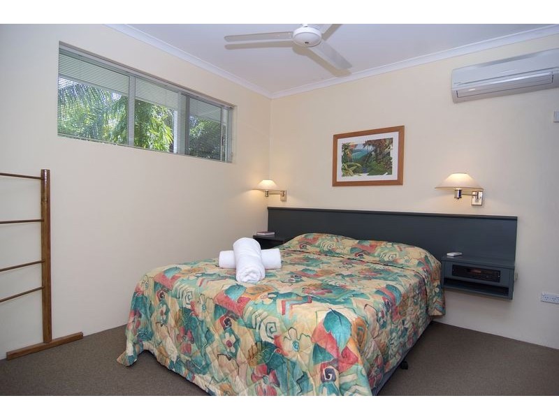 204 Spindle Coral Coast Drive, Palm Cove QLD 4879