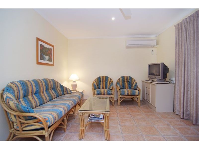 204 Spindle Coral Coast Drive, Palm Cove QLD 4879