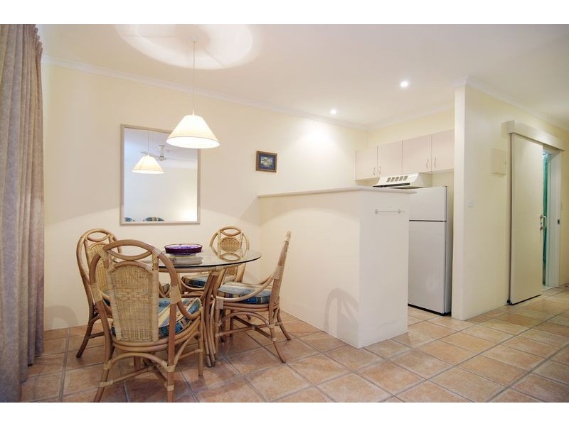 204 Spindle Coral Coast Drive, Palm Cove QLD 4879