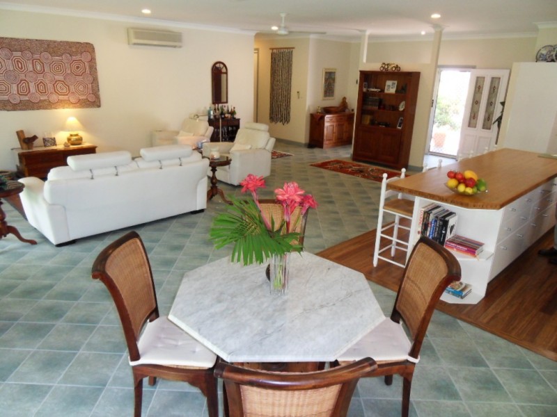 10 Parkinson Avenue, Kewarra Beach QLD 4879