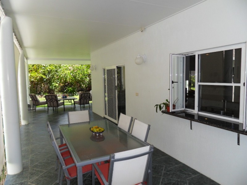 10 Parkinson Avenue, Kewarra Beach QLD 4879