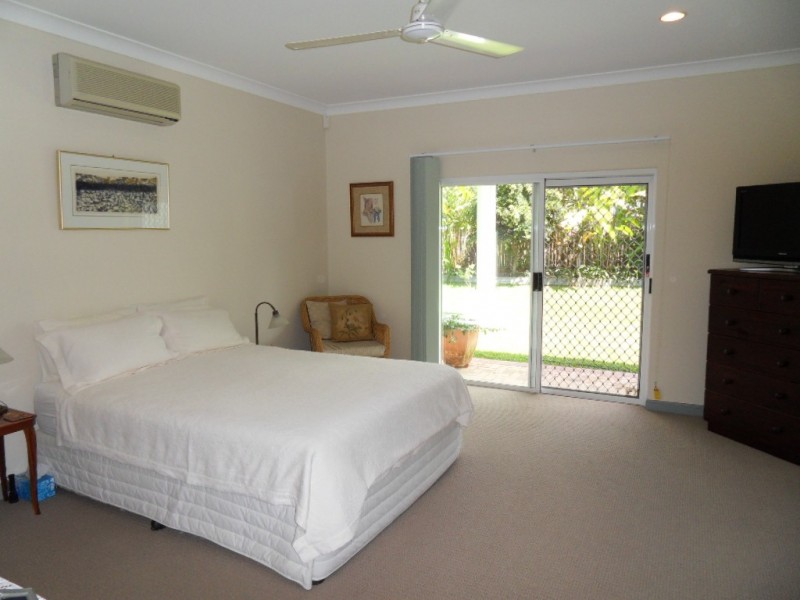 10 Parkinson Avenue, Kewarra Beach QLD 4879