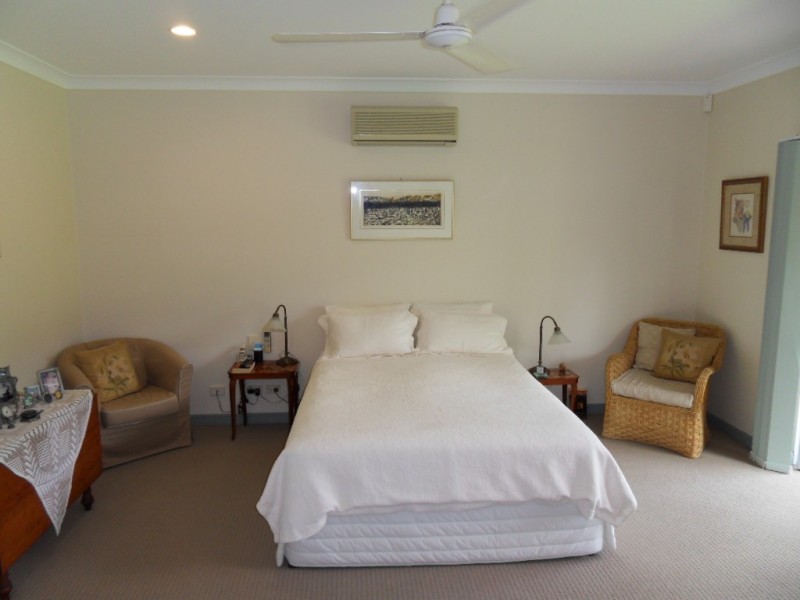 10 Parkinson Avenue, Kewarra Beach QLD 4879