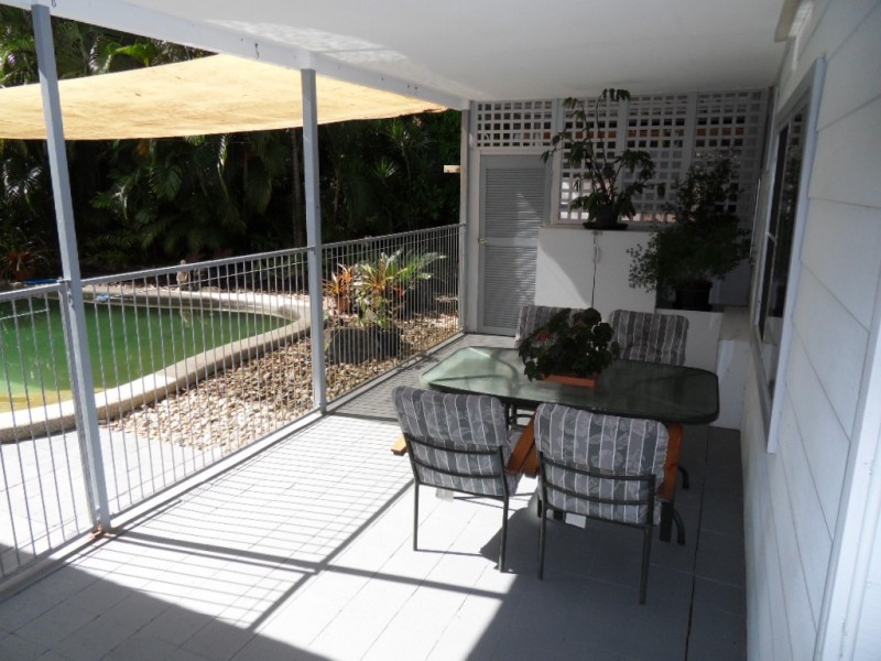 1-2/32 Anderson, Trinity Beach QLD 4879