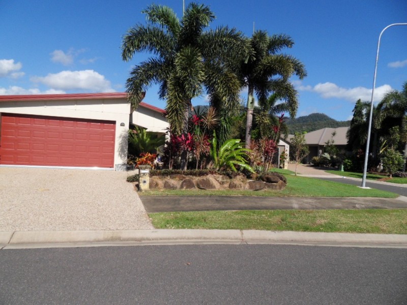 30 Moojeeba Way, Trinity Park QLD 4879
