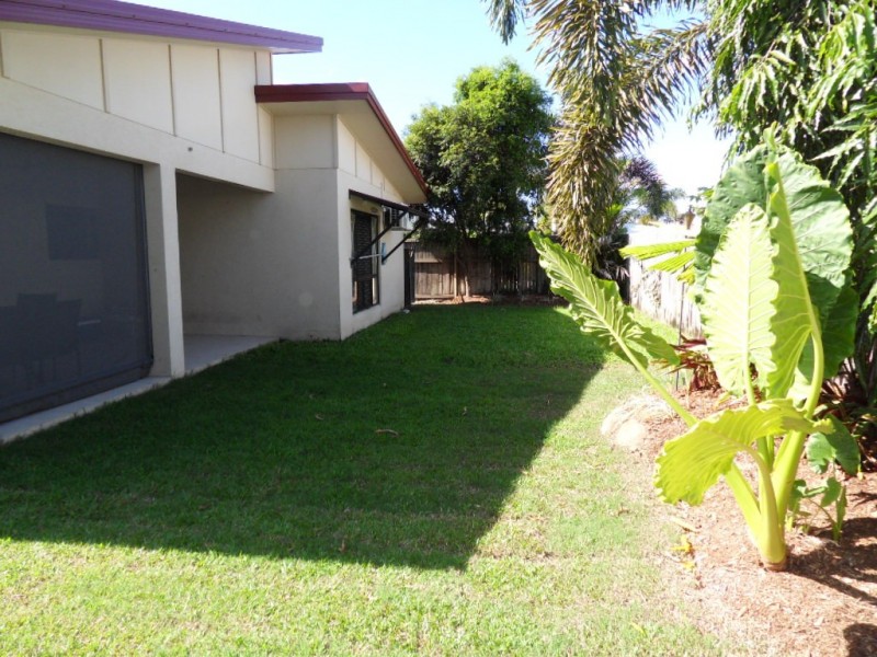 30 Moojeeba Way, Trinity Park QLD 4879