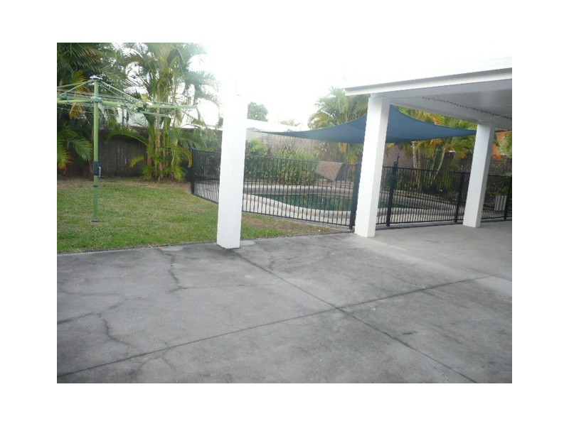 18 Whale Close, Kewarra Beach QLD 4879