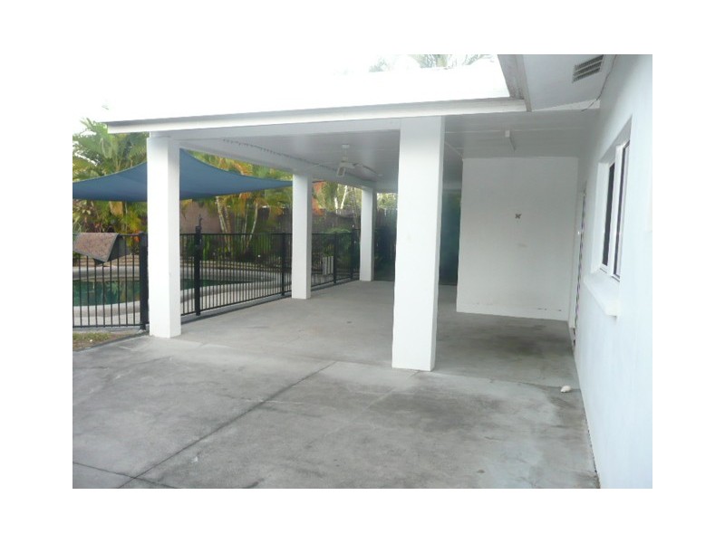 18 Whale Close, Kewarra Beach QLD 4879