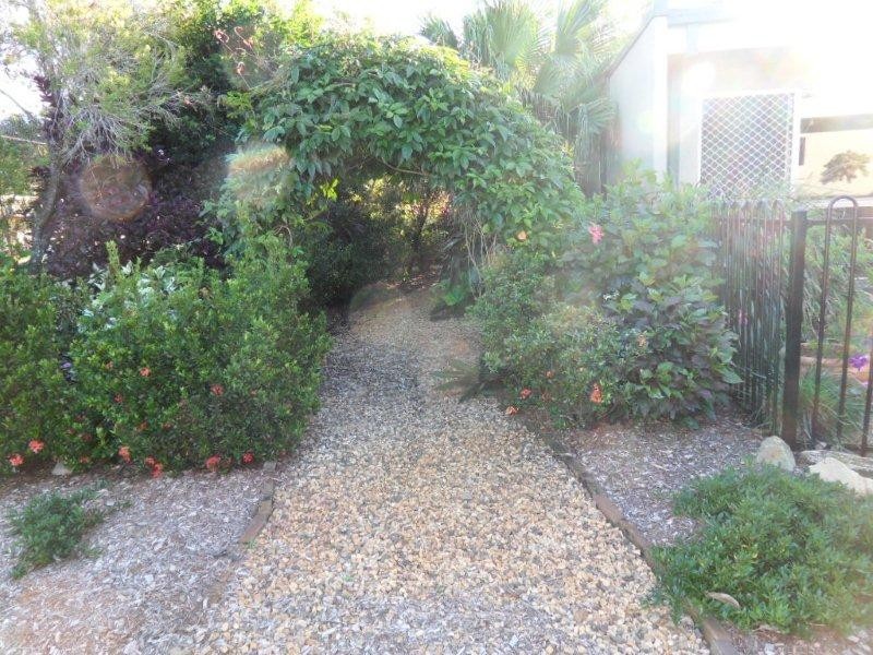 16 Walnut Street, Holloways Beach QLD 4878