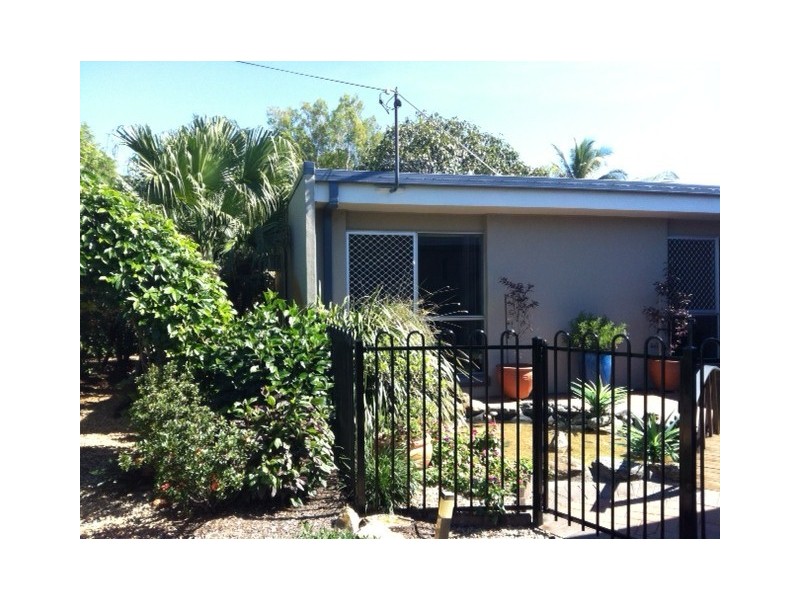 16 Walnut Street, Holloways Beach QLD 4878