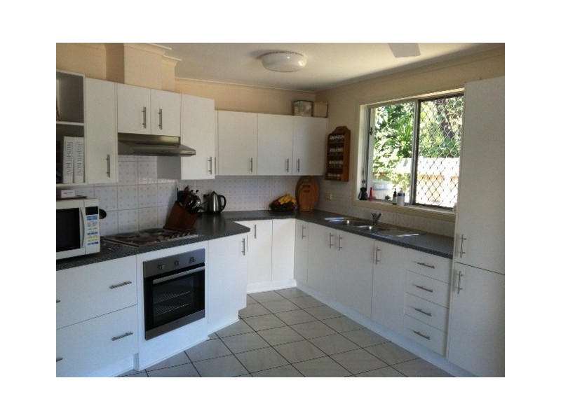 16 Walnut Street, Holloways Beach QLD 4878