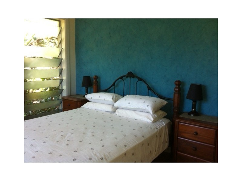 16 Walnut Street, Holloways Beach QLD 4878