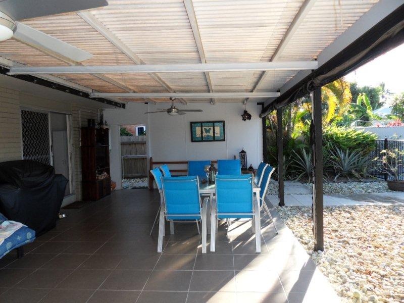 16 Walnut Street, Holloways Beach QLD 4878