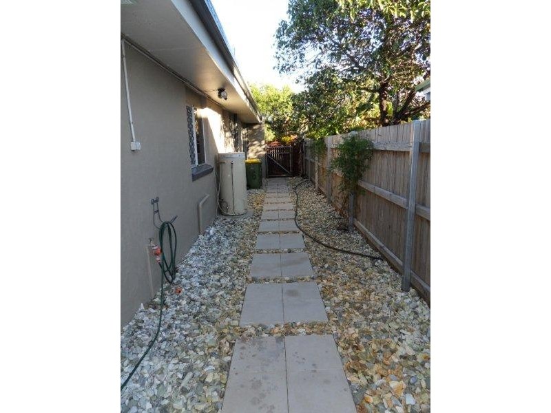 16 Walnut Street, Holloways Beach QLD 4878