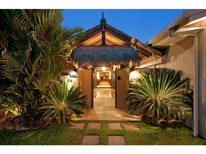 84 Cedar Road, Palm Cove QLD 4879
