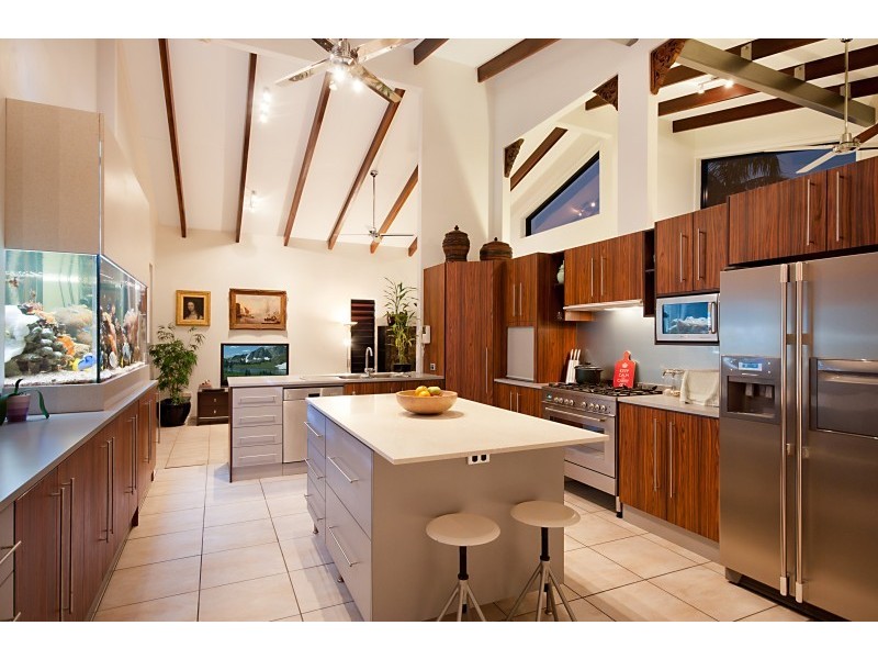84 Cedar Road, Palm Cove QLD 4879