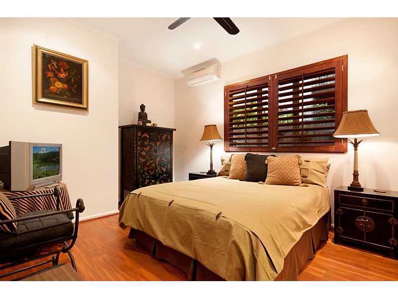 84 Cedar Road, Palm Cove QLD 4879