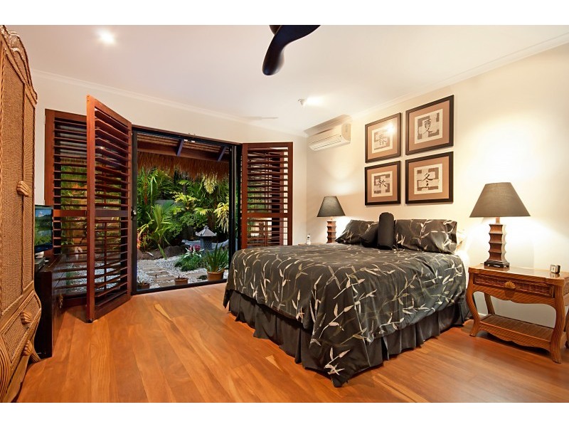 84 Cedar Road, Palm Cove QLD 4879