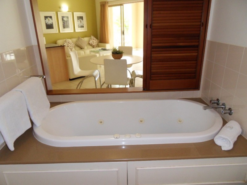 512/49 Williams Esplanade, Palm Cove QLD 4879