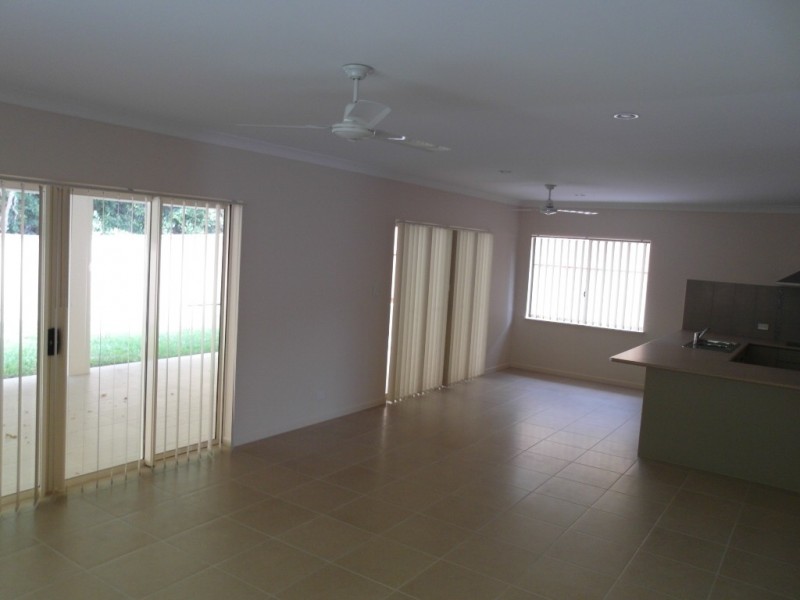 10 Hideaway Close, Palm Cove QLD 4879