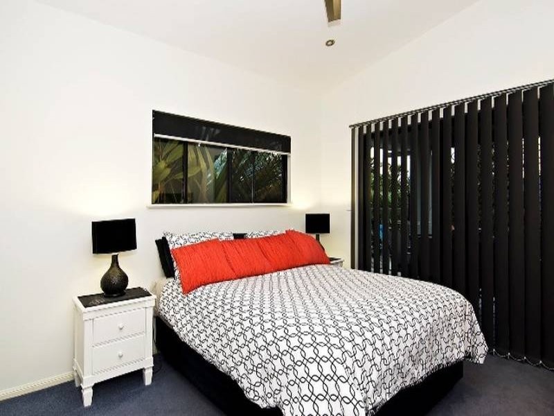 34 Seclusion Dive, Palm Cove QLD 4879