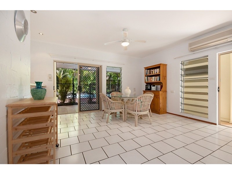 15 Thais Street, Palm Cove QLD 4879