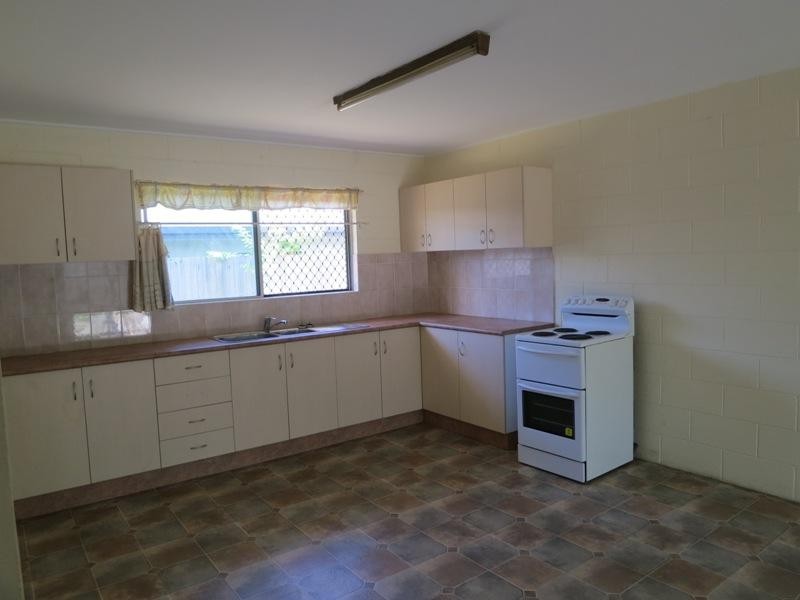 2/6 Bursa St, Palm Cove QLD 4879