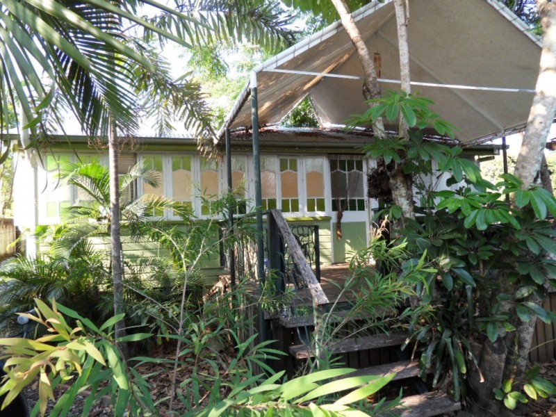 32 Machan Street, Machans Beach QLD 4878