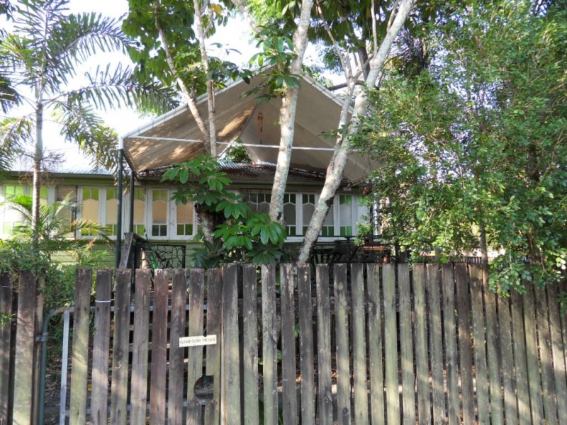 32 Machan Street, Machans Beach QLD 4878