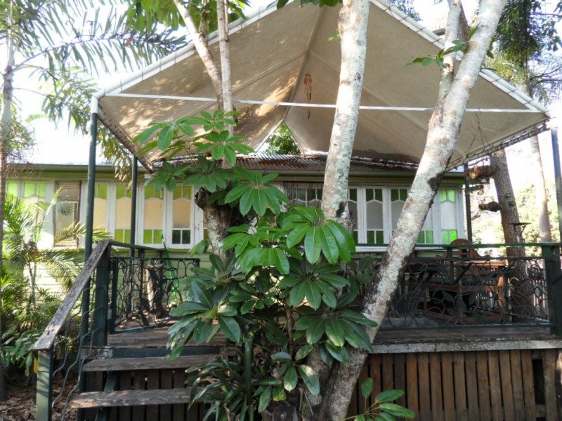 32 Machan Street, Machans Beach QLD 4878
