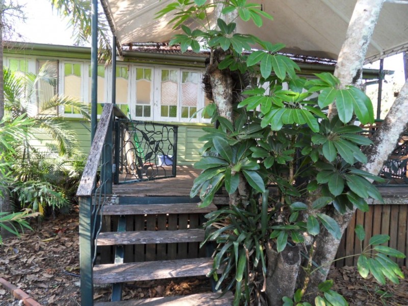 32 Machan Street, Machans Beach QLD 4878