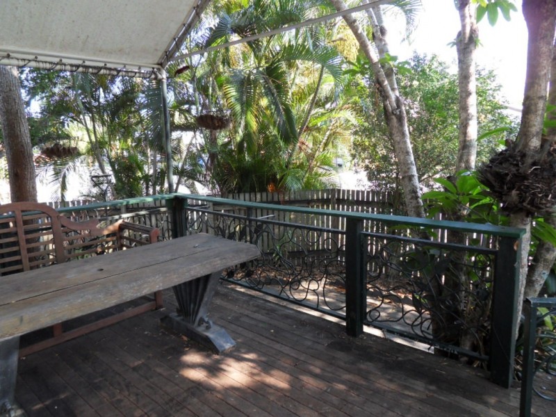 32 Machan Street, Machans Beach QLD 4878