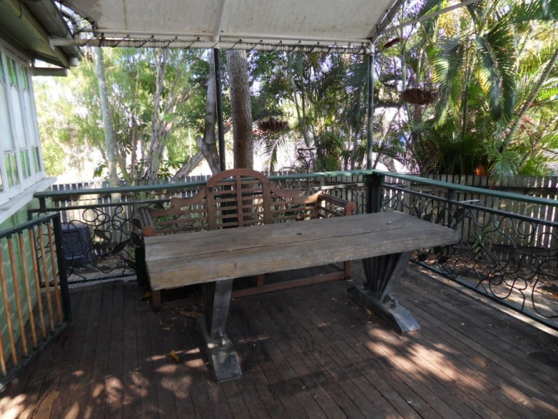 32 Machan Street, Machans Beach QLD 4878