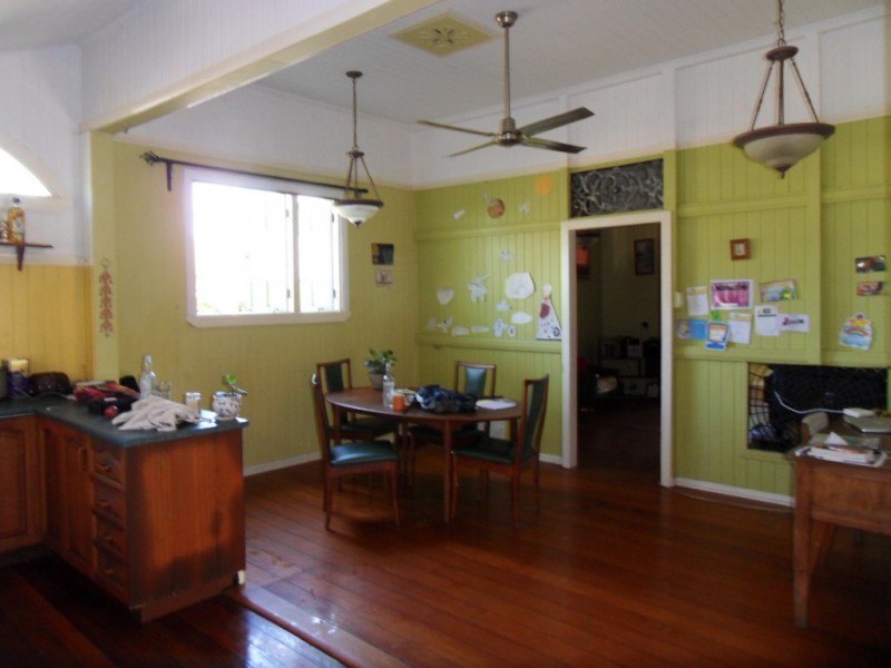 32 Machan Street, Machans Beach QLD 4878