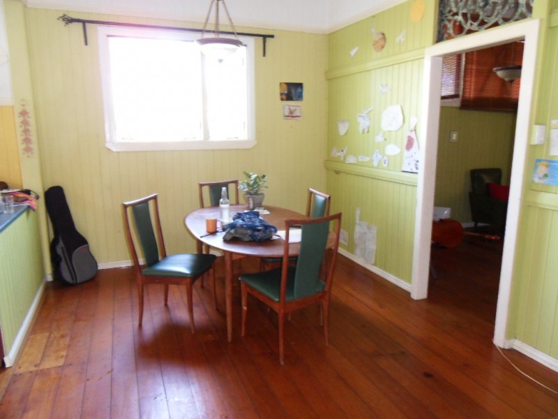 32 Machan Street, Machans Beach QLD 4878
