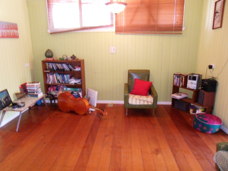 32 Machan Street, Machans Beach QLD 4878