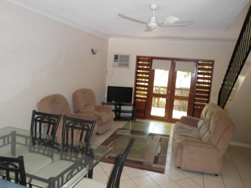 8/24 Oliva, Palm Cove QLD 4879