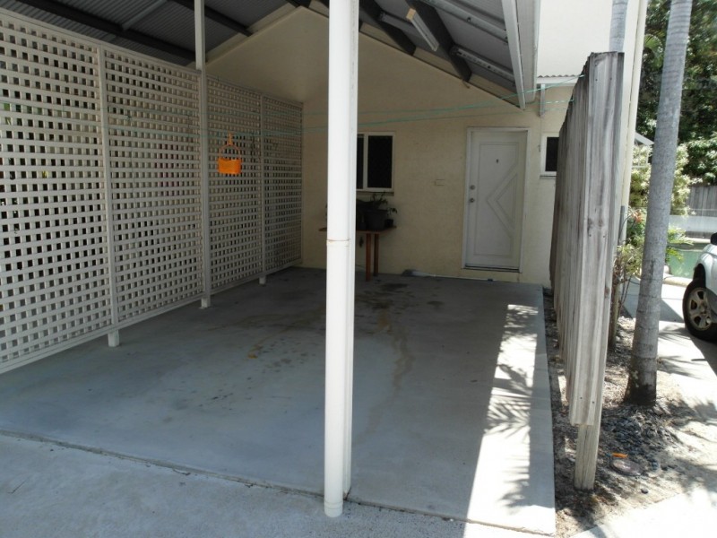 8/24 Oliva, Palm Cove QLD 4879