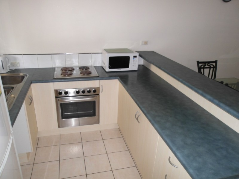 8/24 Oliva, Palm Cove QLD 4879
