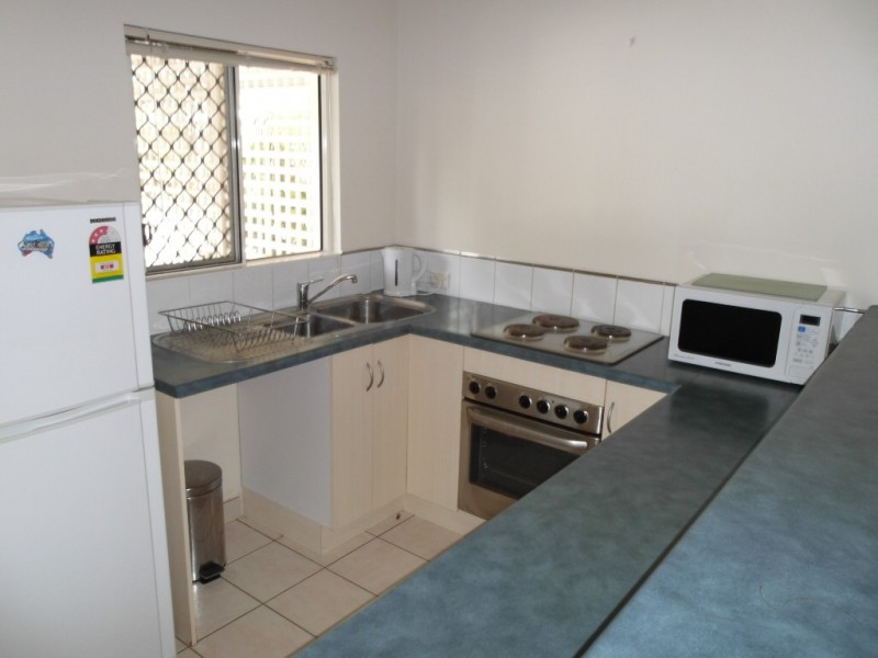 8/24 Oliva, Palm Cove QLD 4879