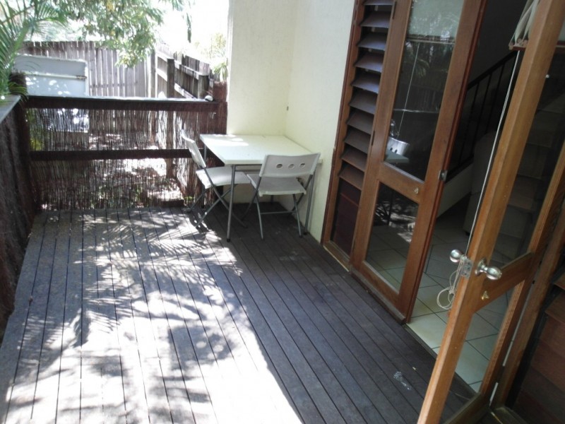 8/24 Oliva, Palm Cove QLD 4879