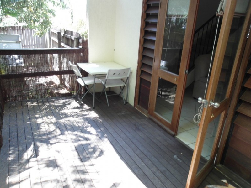 8/24 Oliva, Palm Cove QLD 4879