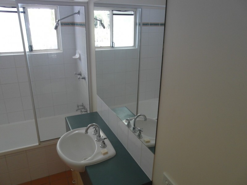 8/24 Oliva, Palm Cove QLD 4879