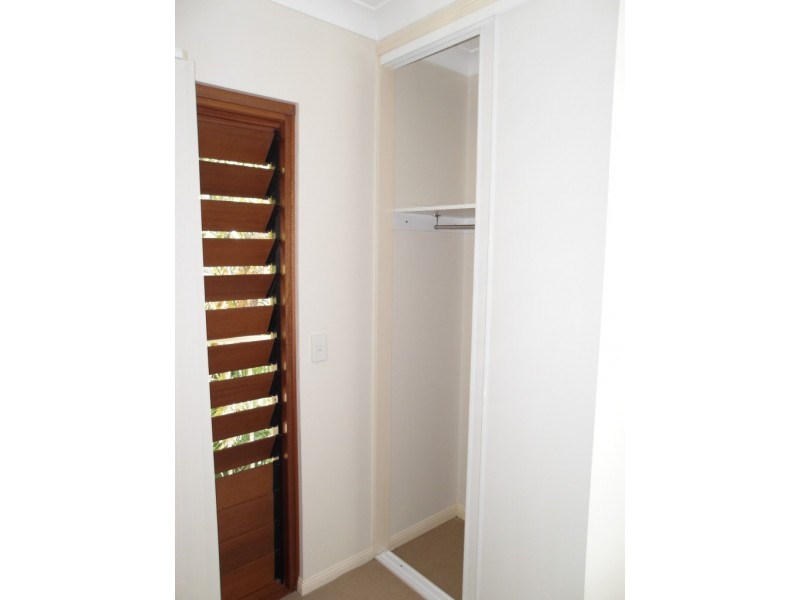 8/24 Oliva, Palm Cove QLD 4879