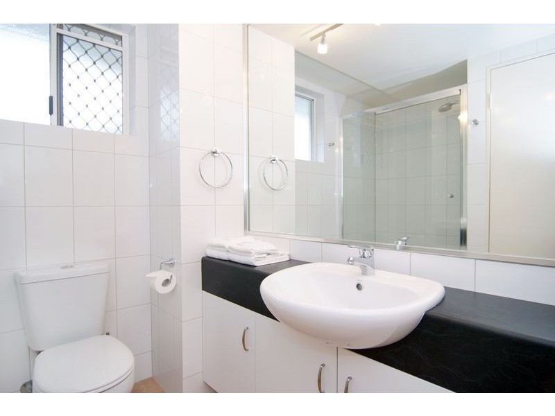 306 Red Cowrie Coral Coast Drive, Palm Cove QLD 4879